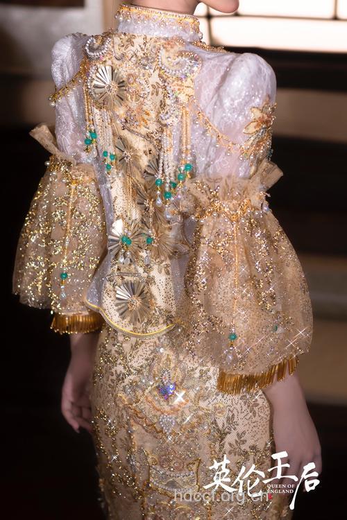 2011秋冬T台最热金色妆容