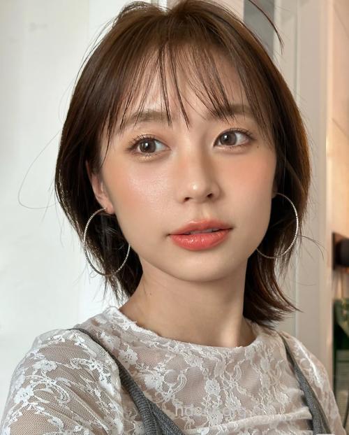 日“凛感”眼妆 做知性美人