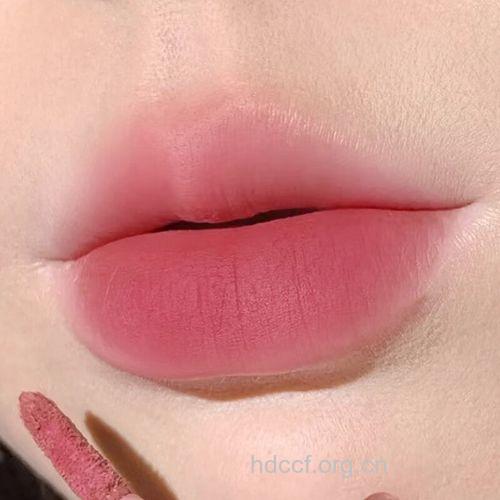 2011秋冬彩妝:必备薔薇色唇彩