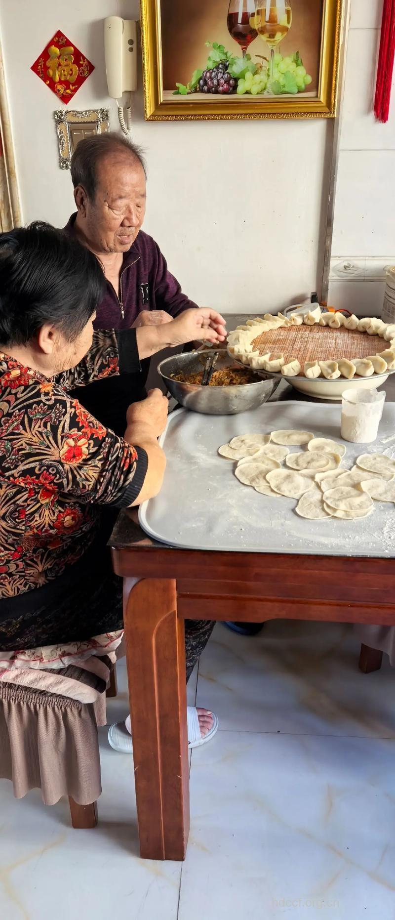 老人吃饺子要注意4件事