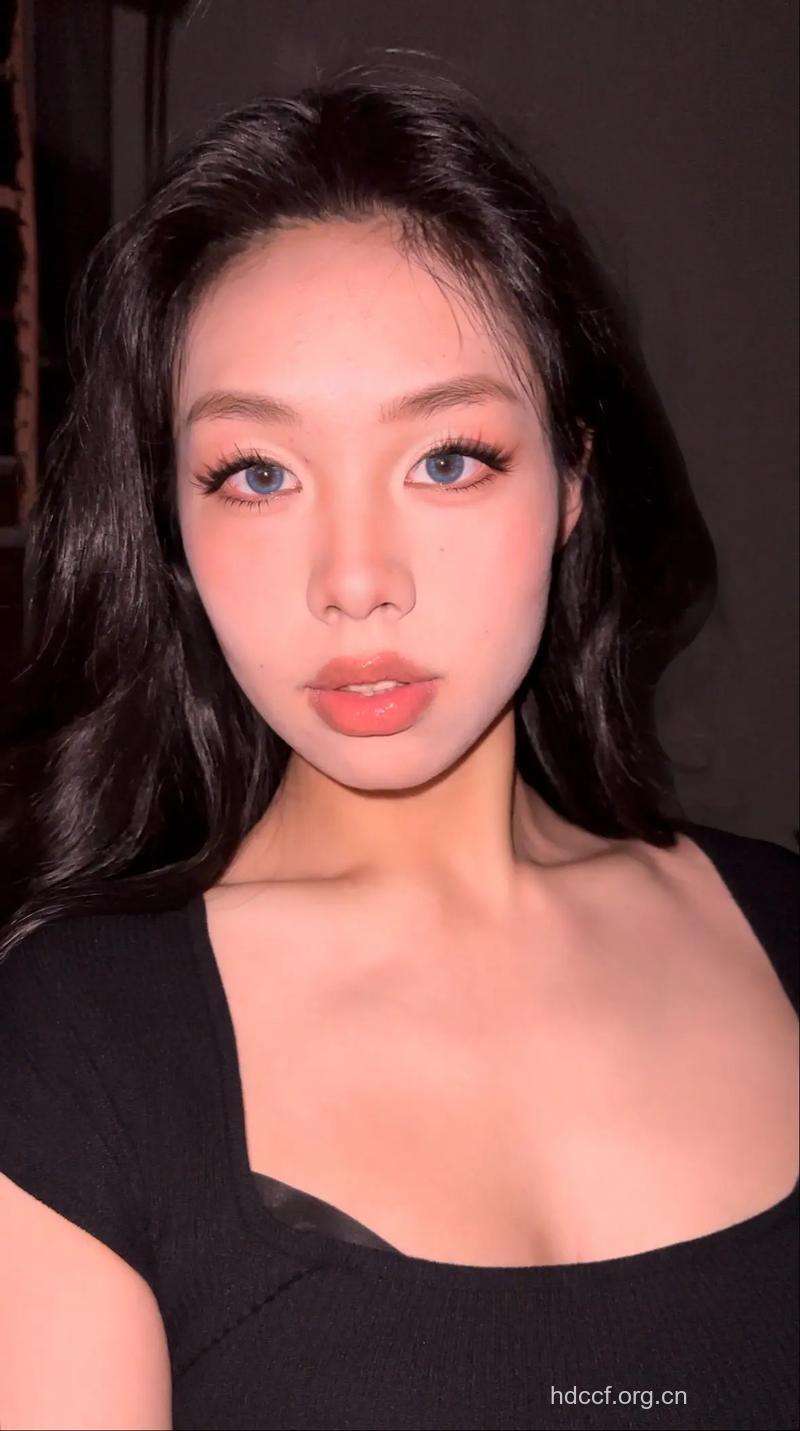 嘴唇比较厚如何化妆?