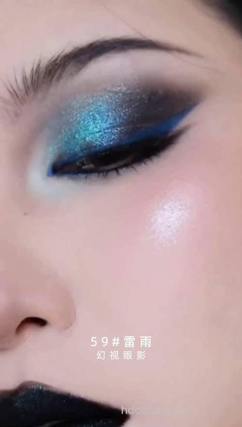 性感烟熏眼妆的技巧步骤图解