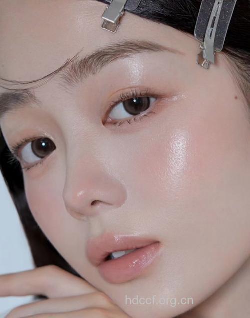 六招必备 打造无暇薄透妆
