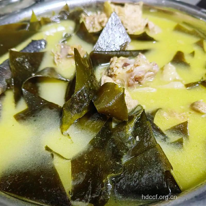 老人吃海带炖鸡有什么功效