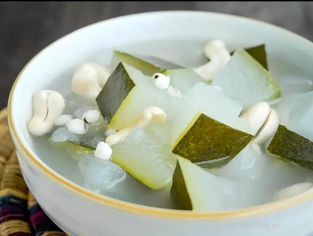 几款最适合老人的消暑祛湿汤