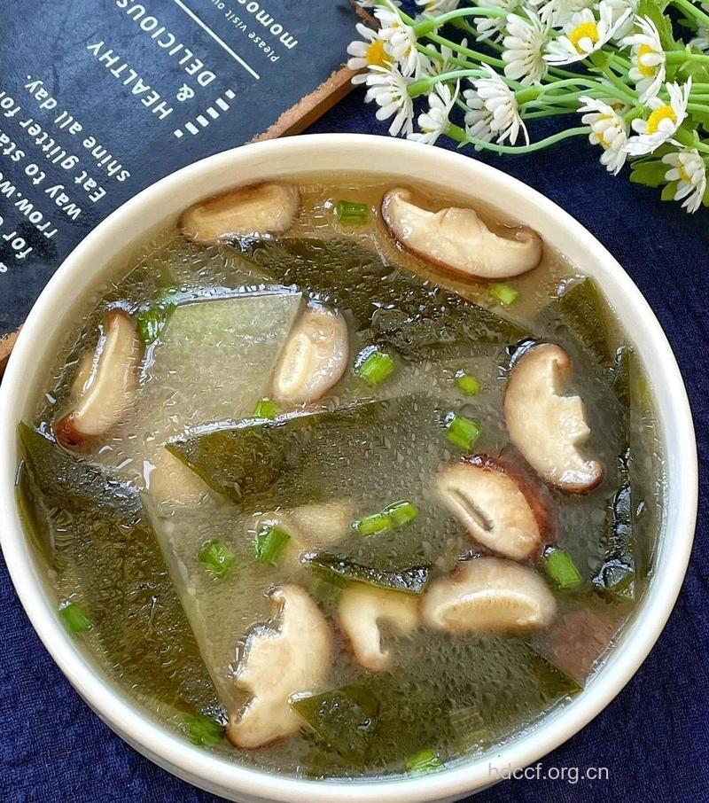老人怕冷多吃香菇海带