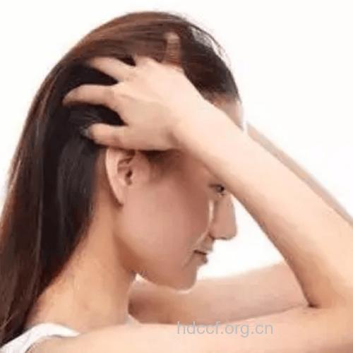 十指梳头功 提神醒脑抗疲劳