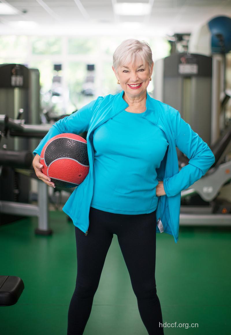 身材肥胖的老人适合哪些健身方式?