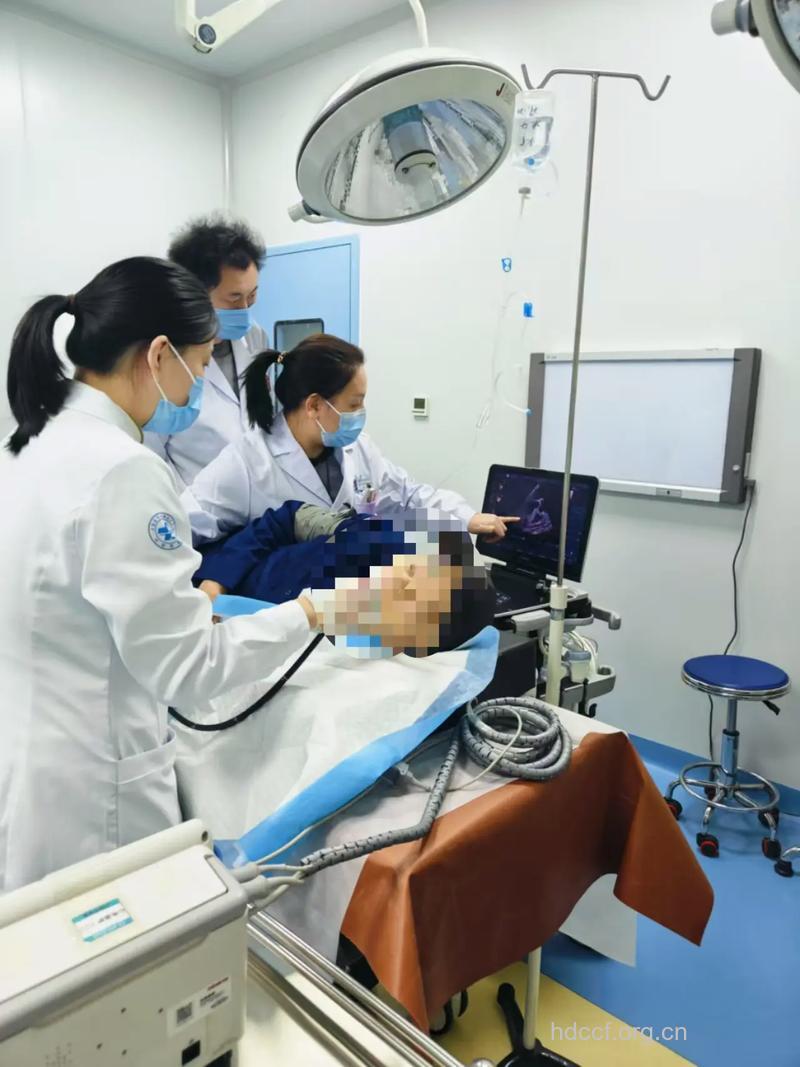 手术加食管内超声提高治疗效果