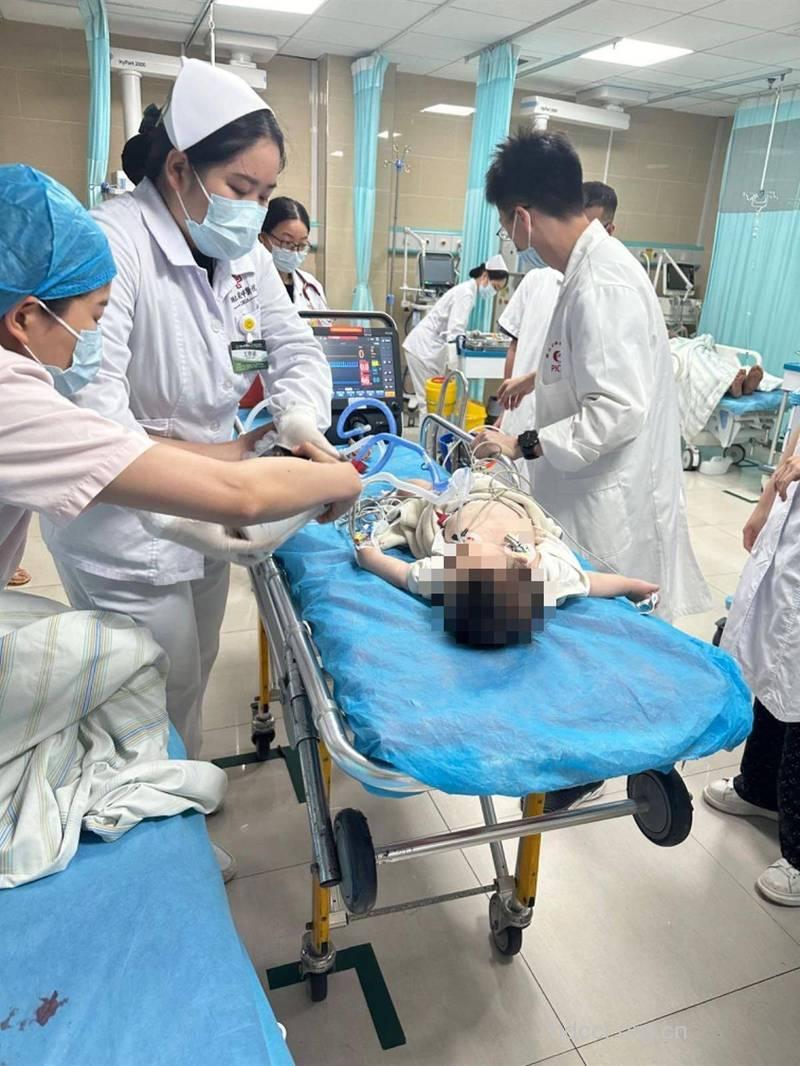 儿童“受伤”现场急救