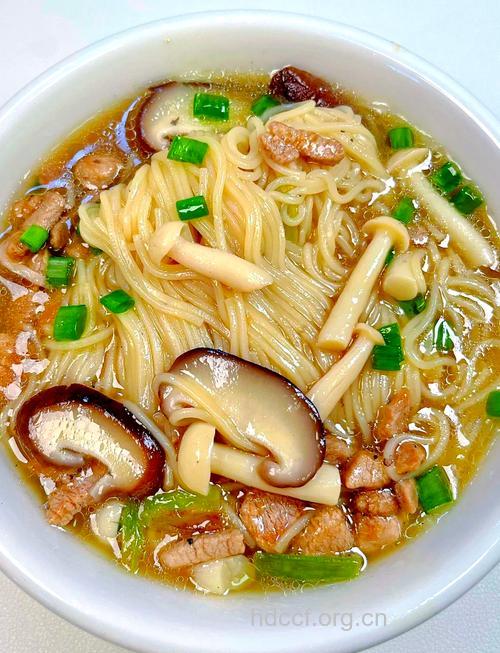 抗癌食谱:鲜奶蘑菇汤面