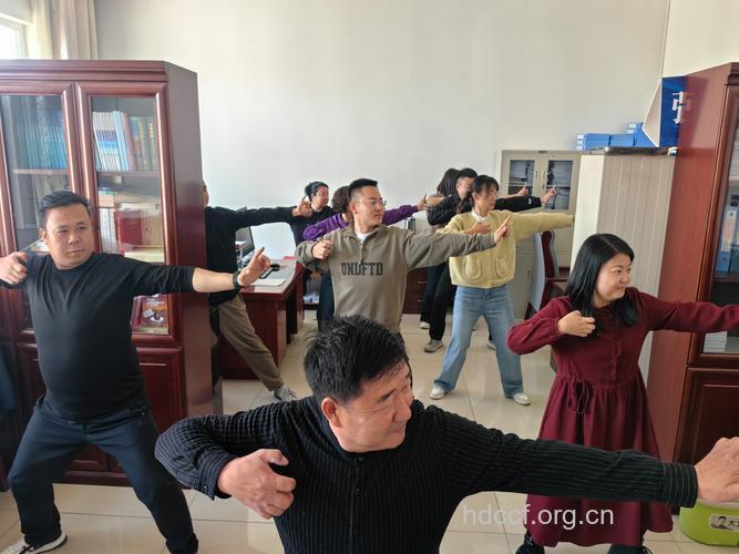 办公一族养生健身操