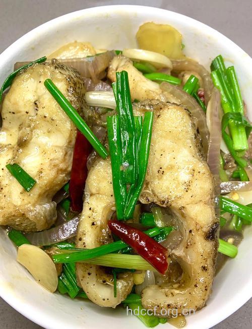 抗癌食谱:鲈鱼炒洋葱