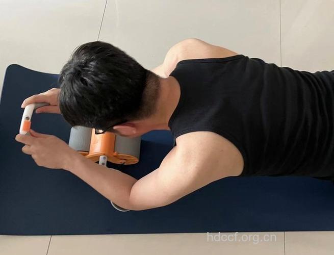在电脑前也可以健身你知道不?