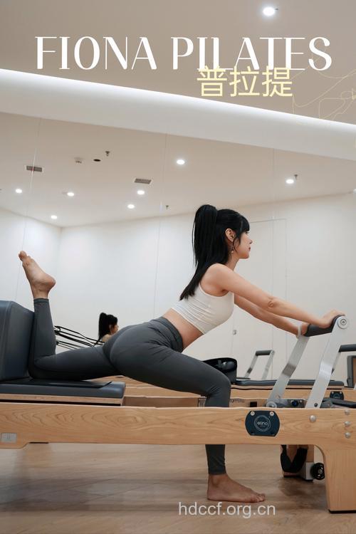 健身就要简单 来看瘦腰普拉提