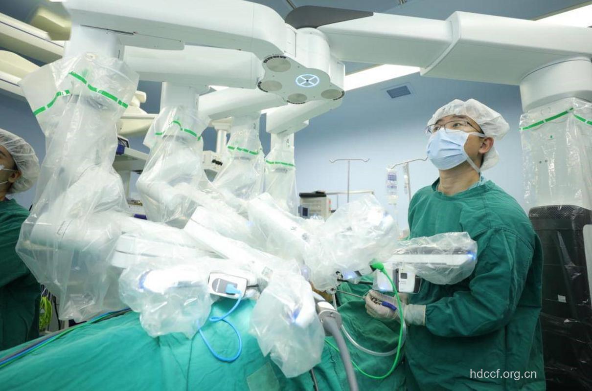 第三代达芬奇机器人完成首例肾癌手术