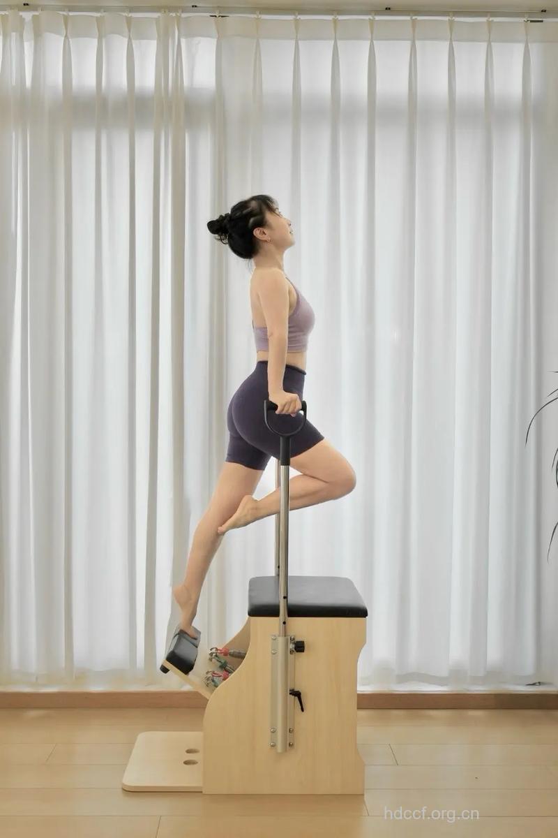 提臀细腰的体操