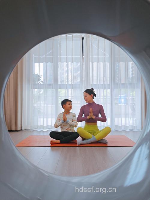 给劫后余生是孩子们做一套心灵瑜伽