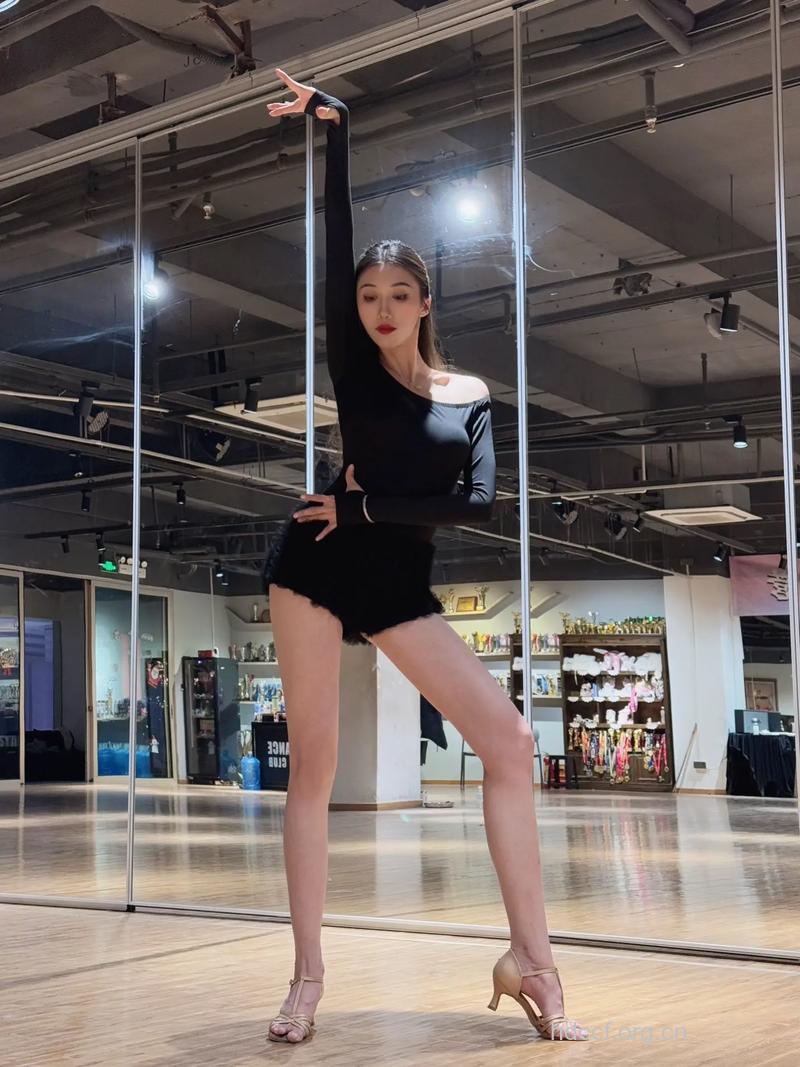 想要美腿吗 来练拉丁舞吧