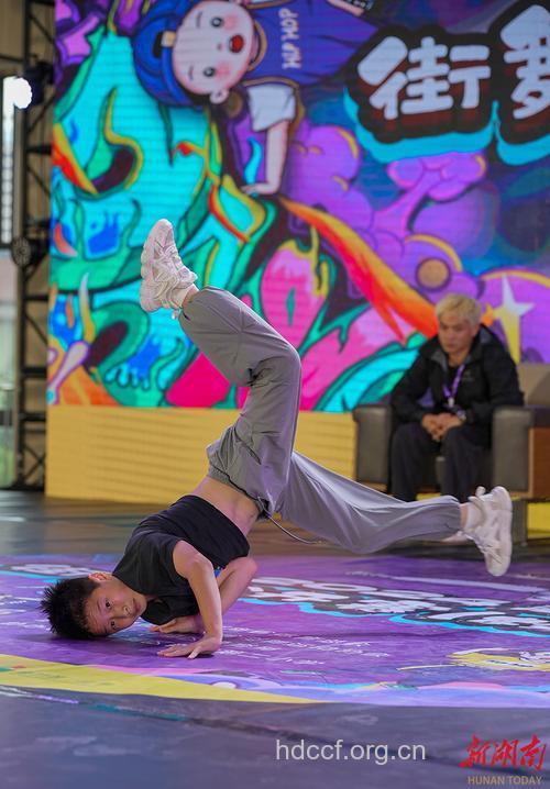 街舞激情时尚的有氧减肥运动