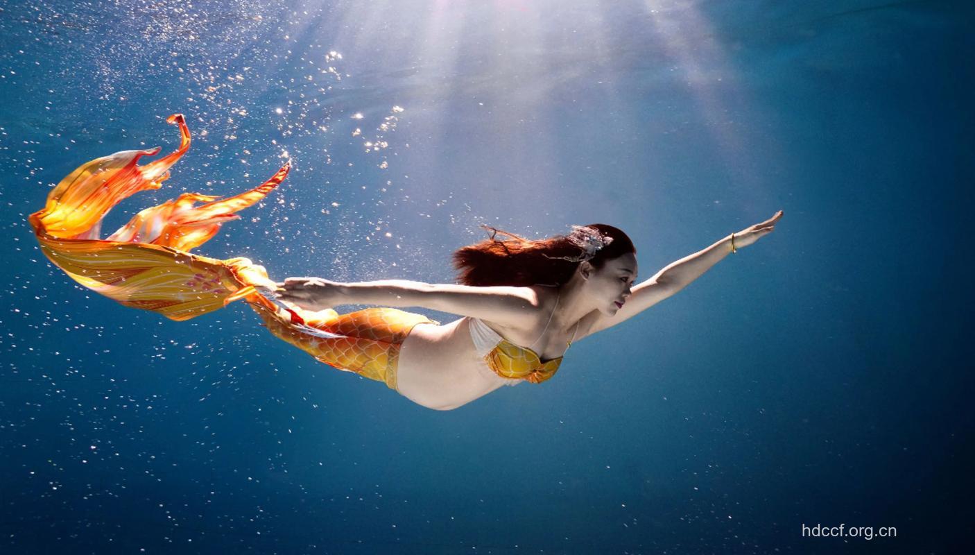 水上瑜伽让你变身美人鱼