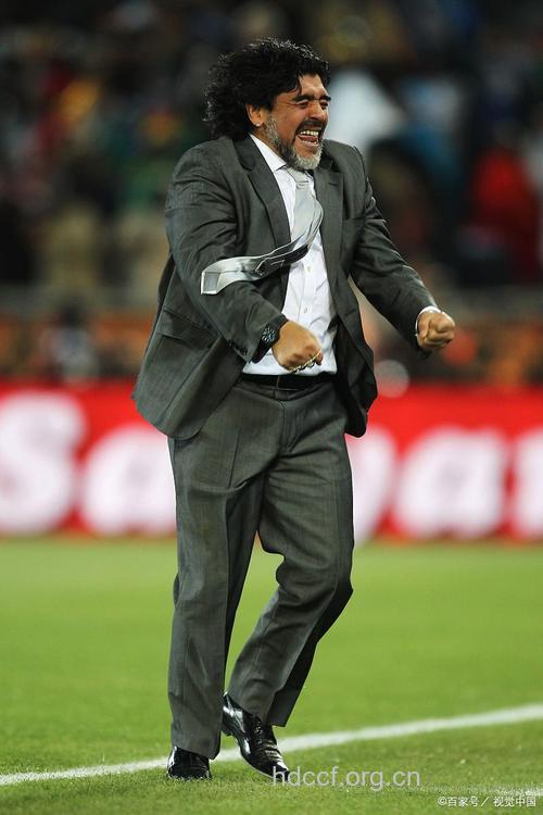 阿根廷足协：马拉多纳离任国家队主教练