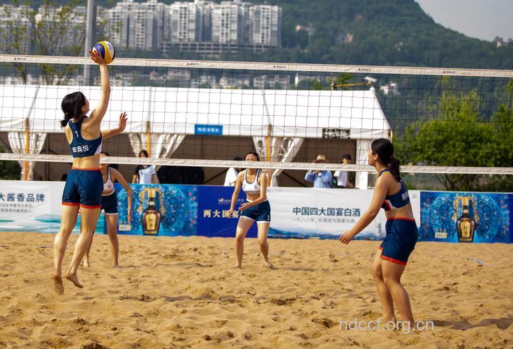 沙滩排球迸发出激情与活力