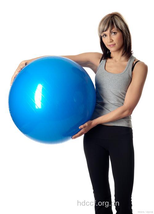 适合女性的健身球运动