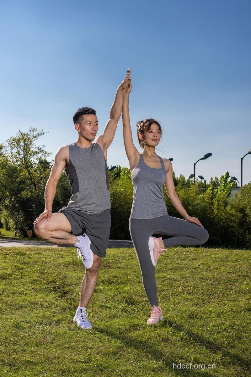 比翼双飞情侣双人健身操