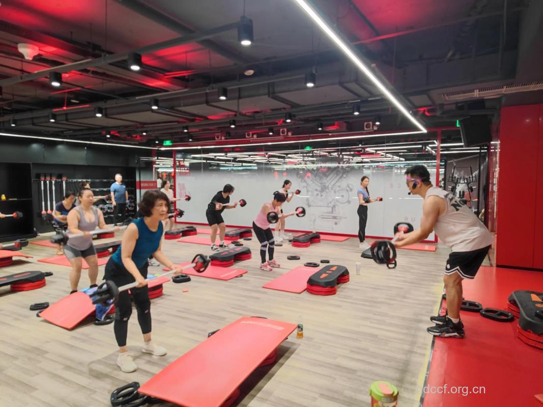 杠铃操既塑身又减压