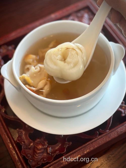 慢性咽炎偏方 鸭蛋百合汤