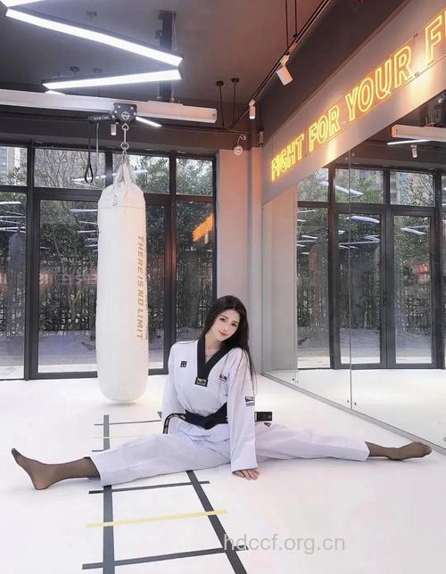 时尚跆拳道适合女性瘦身