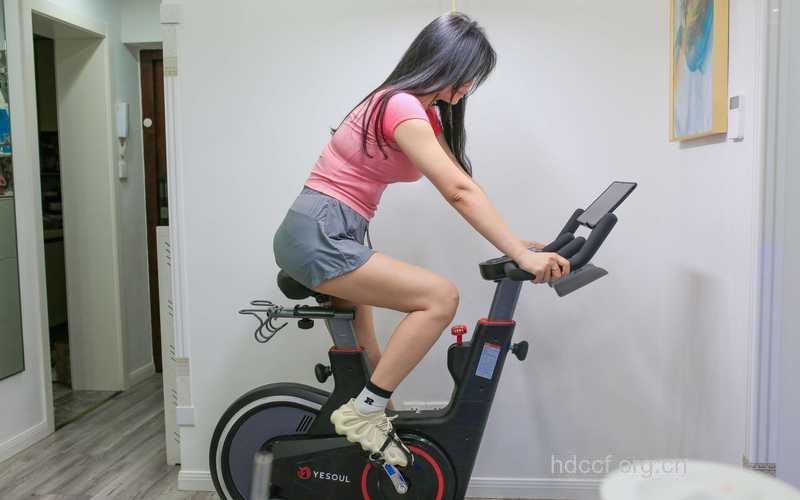 动感单车：美化你的下肢!