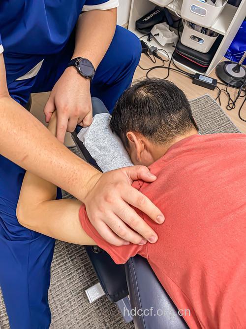 针刺配合运动疗法治疗肩周炎