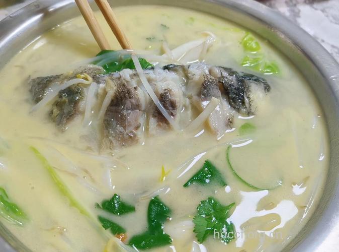 鲫鱼糯米汤可让你的胃舒服