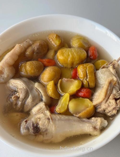 胃虚者不妨吃点栗子焖鸡