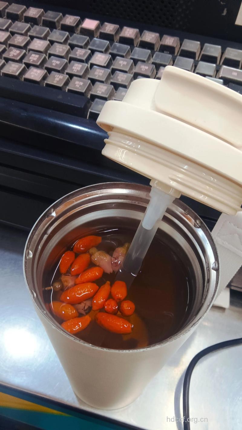 用保温杯泡中药喝？专家：不靠谱