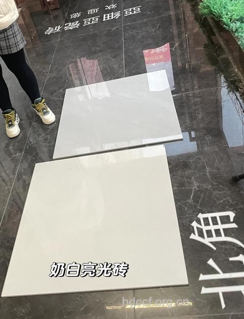 家用瓷砖太亮会导致白内障吗