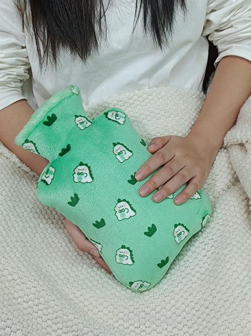 冬天巧用暖水袋 舒筋又活络
