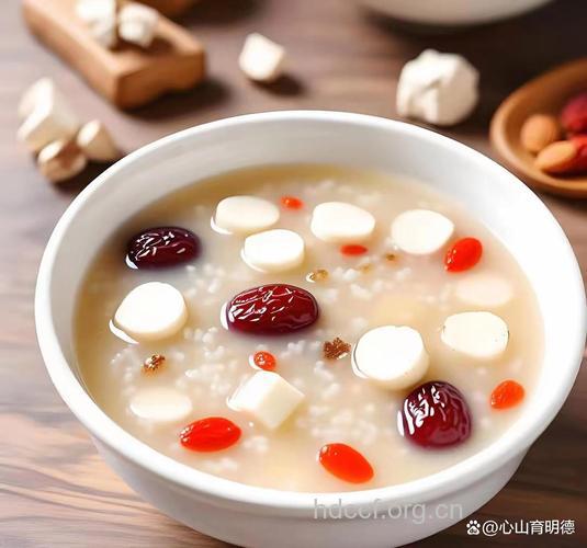 哪些药粥可防治老人老花眼