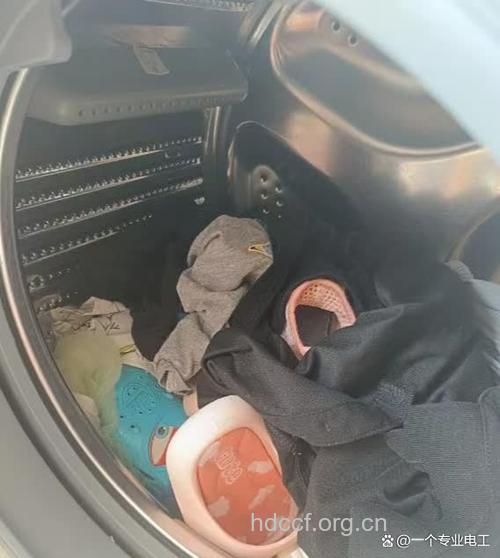 洗衣衣服一盆端 小儿惹淋病