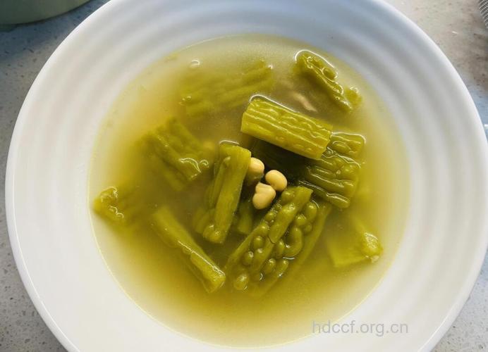 口腔溃疡的治疗偏方 苦瓜豆腐汤