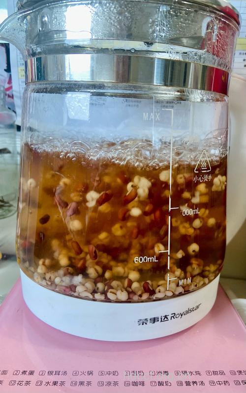 红豆泡水喝有什么功效