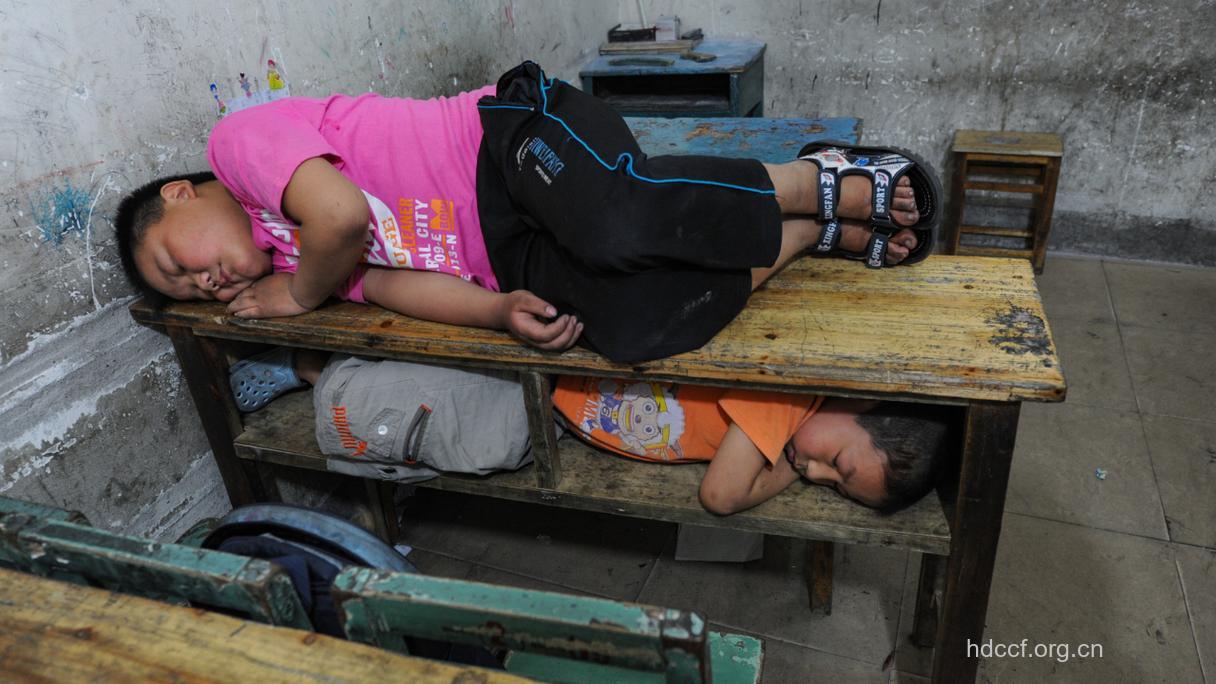 13岁艾滋病孤儿 我想上体育课