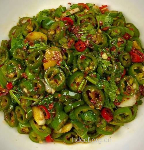 夏吃辣椒排毒开胃 吃辣最好吃鲜椒