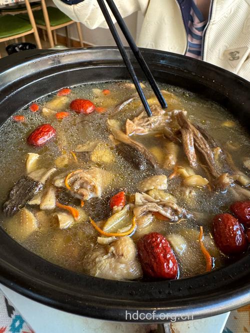 煲汤用什么锅 煲汤最好选择这3种锅