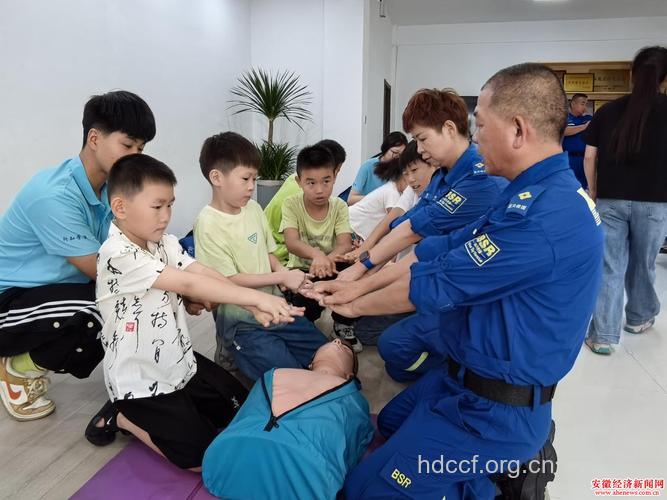 上海：“高干队”的同伴教育行动