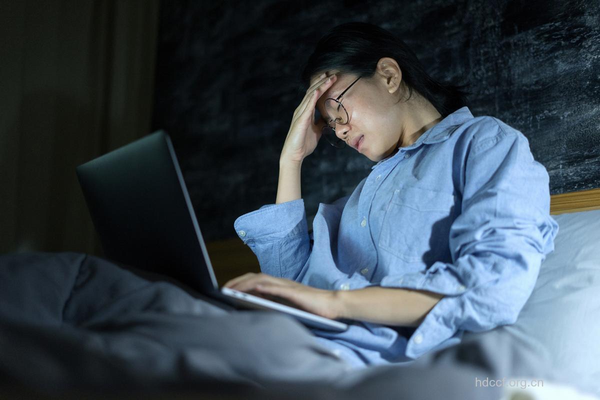睡前用电脑导致睡眠障碍