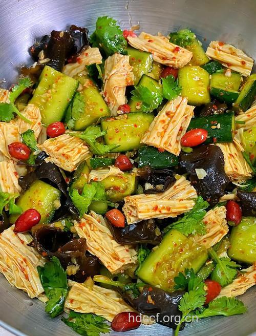 夏季吃哪些凉拌菜会中毒