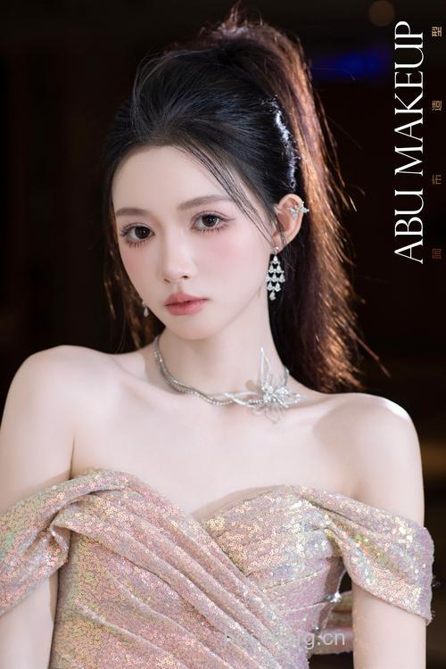 哪款妆容更让心仪的他心动?